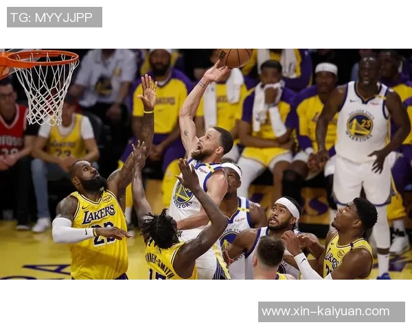 阿贾威尔逊等明星球员齐聚赌城观战湖人对决独行侠精彩赛事 阿贾威尔逊等明星球员齐聚赌城观战湖人对决独行侠精彩赛事